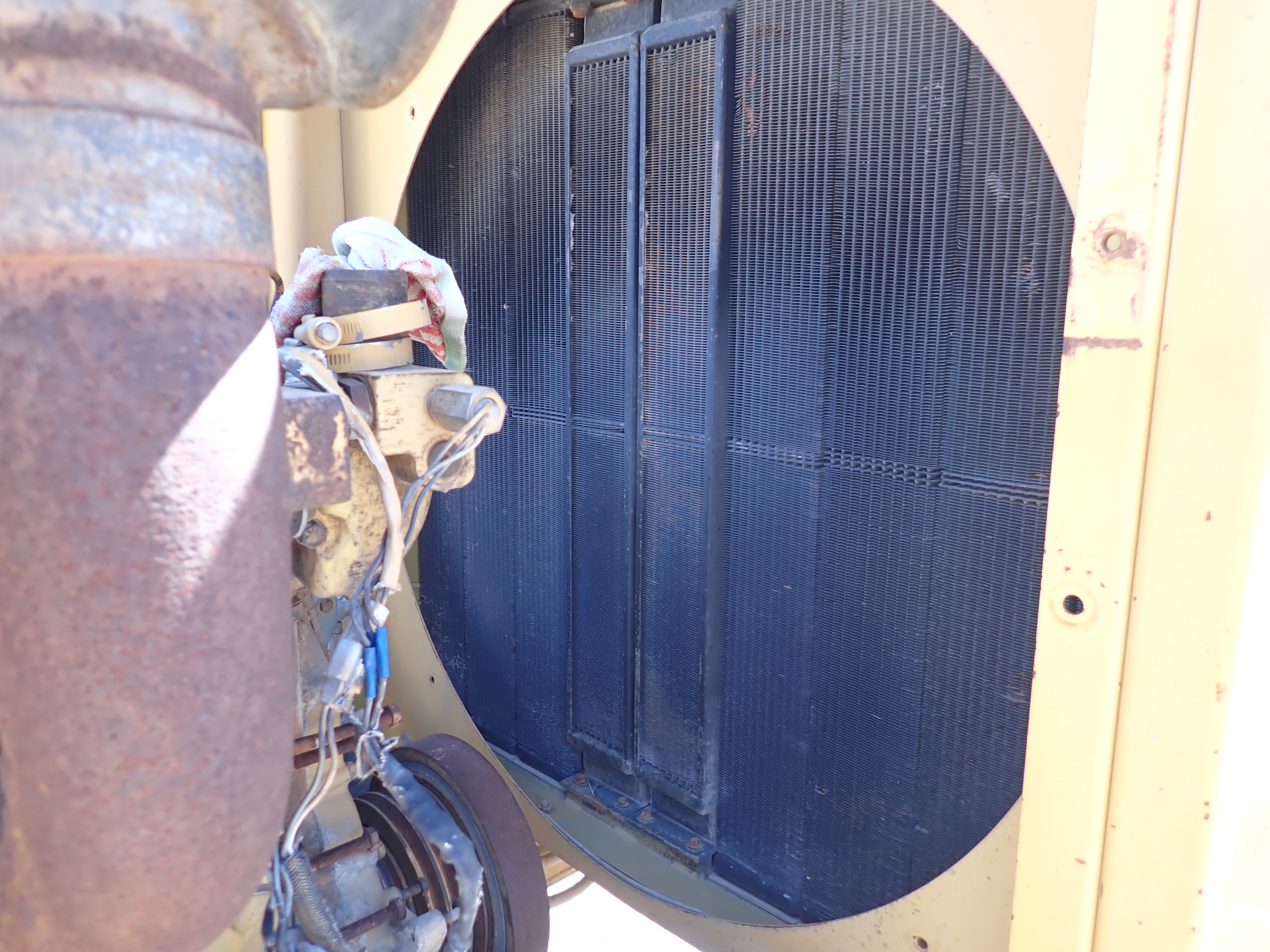 ./imagenes/INVOICE/2019/16290/CARGADOR FRONTAL CAT_950F PARA PARTES (8).JPG